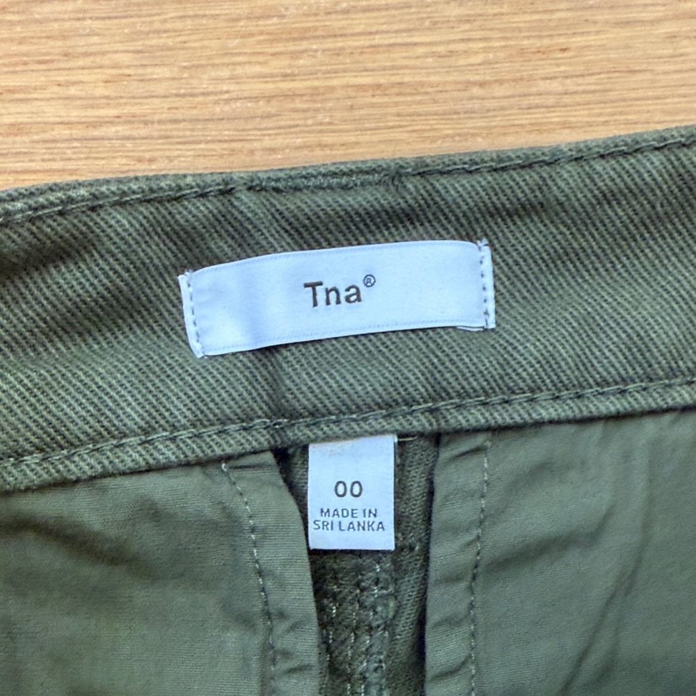 Aritzia Green Cargo Pants - Picture 4 of 9
